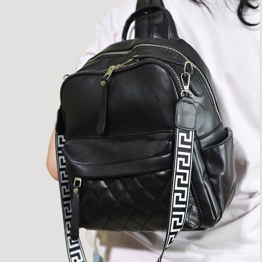 شنطة ظهر نسائية انيقة من القماش المبطن ومضادة للسرقة شنطة ظهر نسائية انيقة من القماش المبطن ومضادة للسرقة