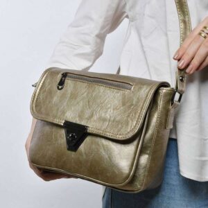 شنطة كروس مصنوعة من الجلد بلون برونزي