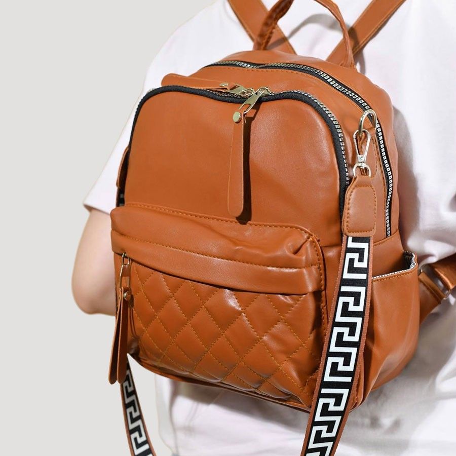 شنطة ظهر نسائية انيقة من القماش المبطن ومضادة للسرقة شنطة ظهر نسائية انيقة من القماش المبطن ومضادة للسرقة