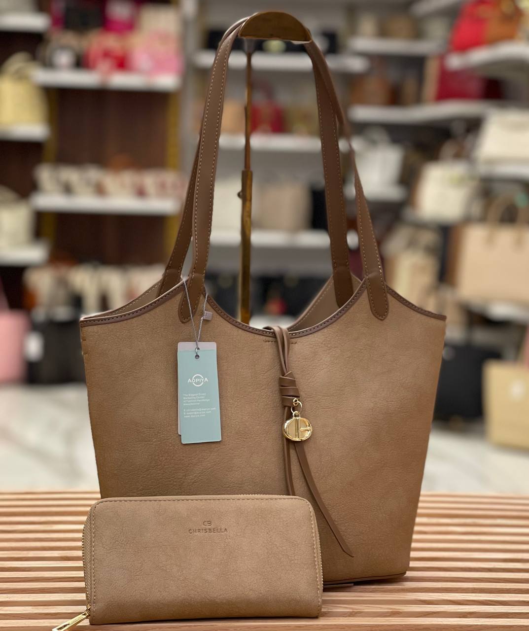 photo_5976512864757419538_y