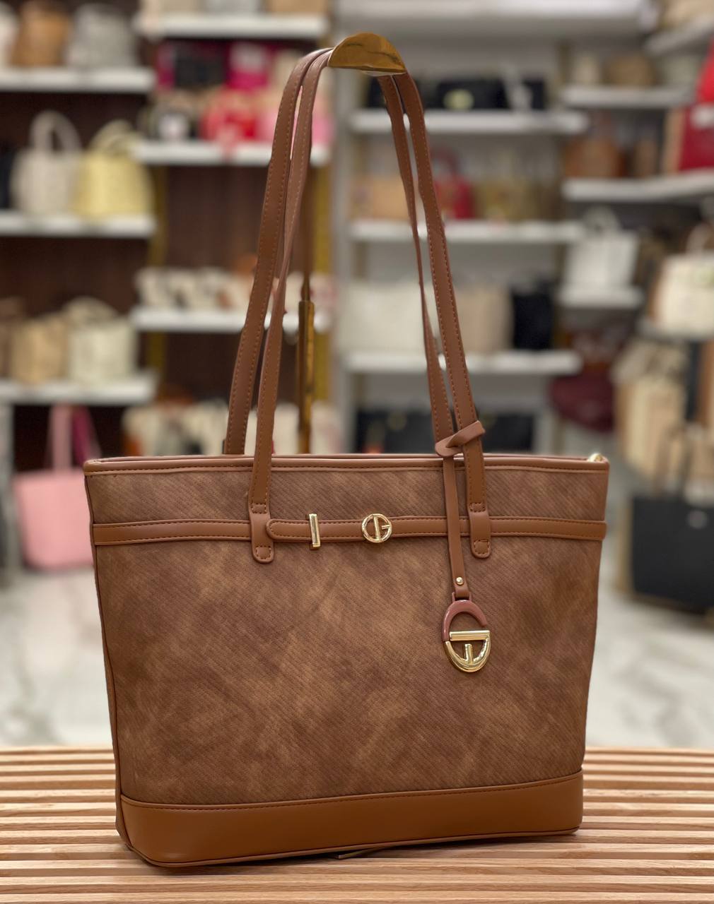 photo_5976512864757419559_y