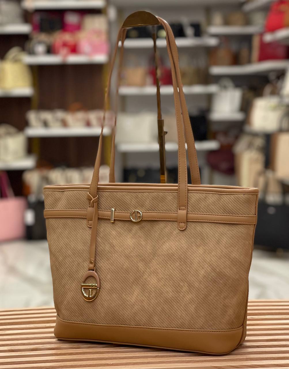 photo_5976512864757419560_y