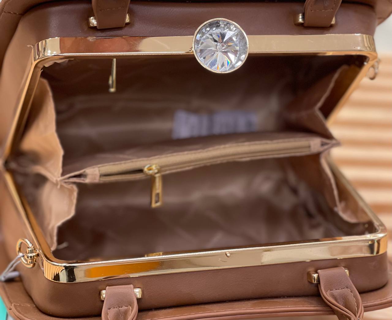 photo_5976512864757419564_y